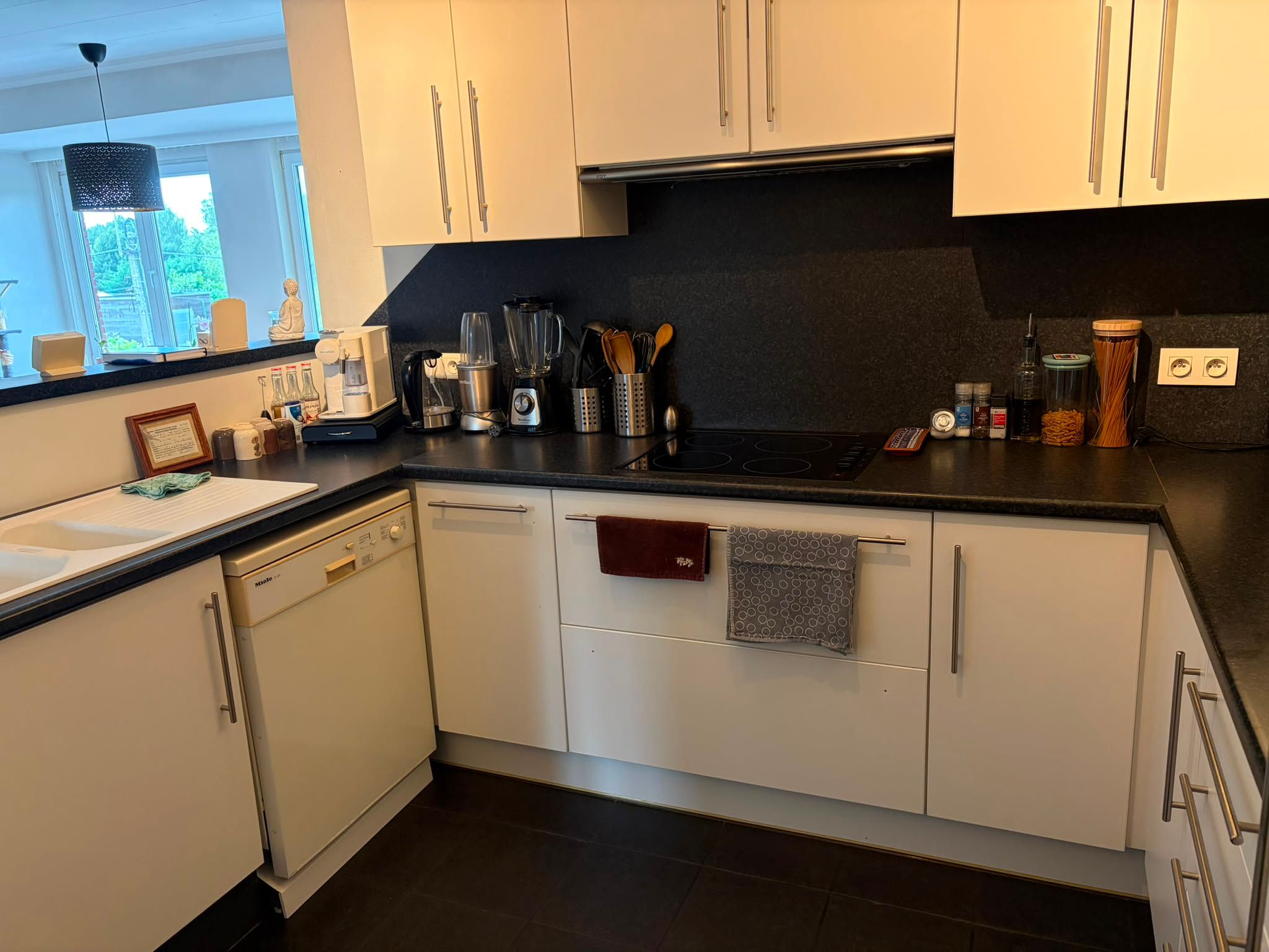 Ruim appartement met 2 slaapkamers en garage in Oostakker   - foto 12