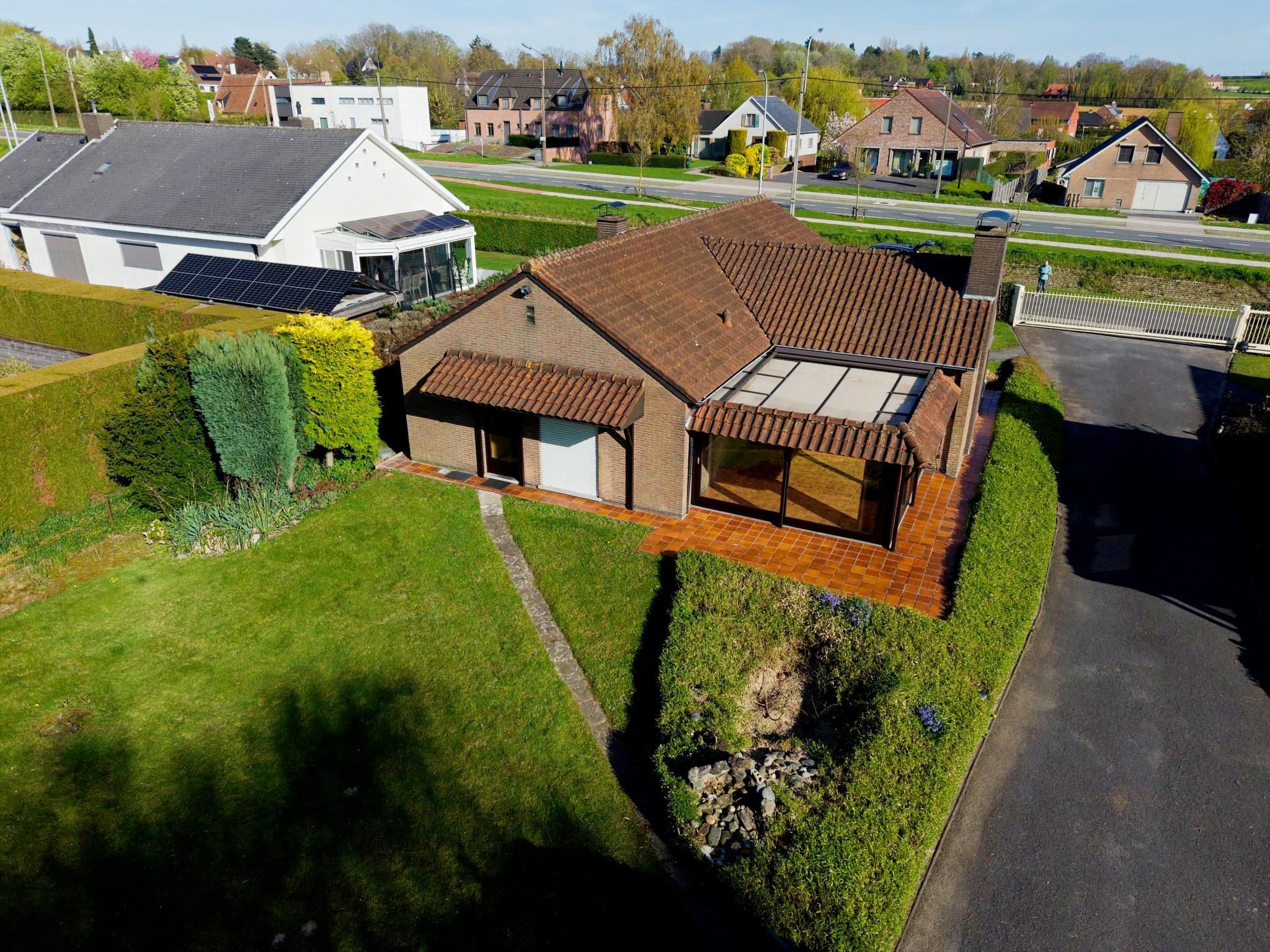 TE RENOVEREN WONING OP 1.100 m² MET VEEL POTENTIEEL. - foto 9