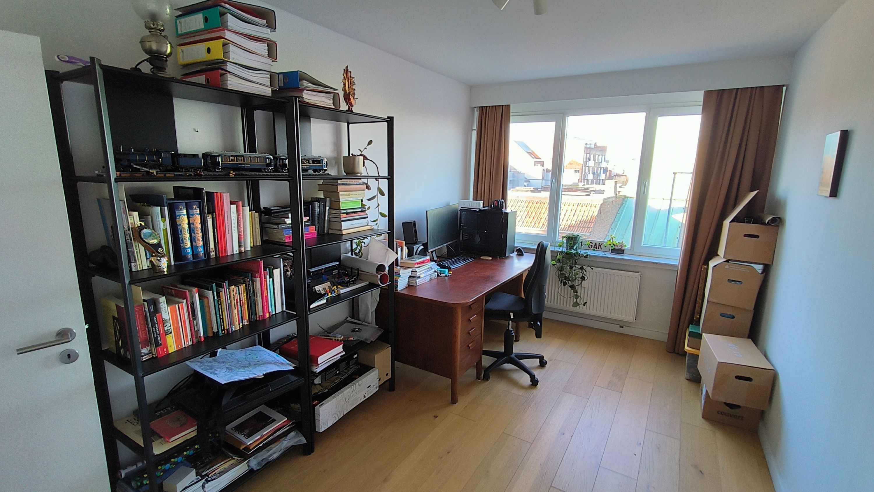 Ruim 2-slaapkamer appartement met zonnig balkon - foto 7
