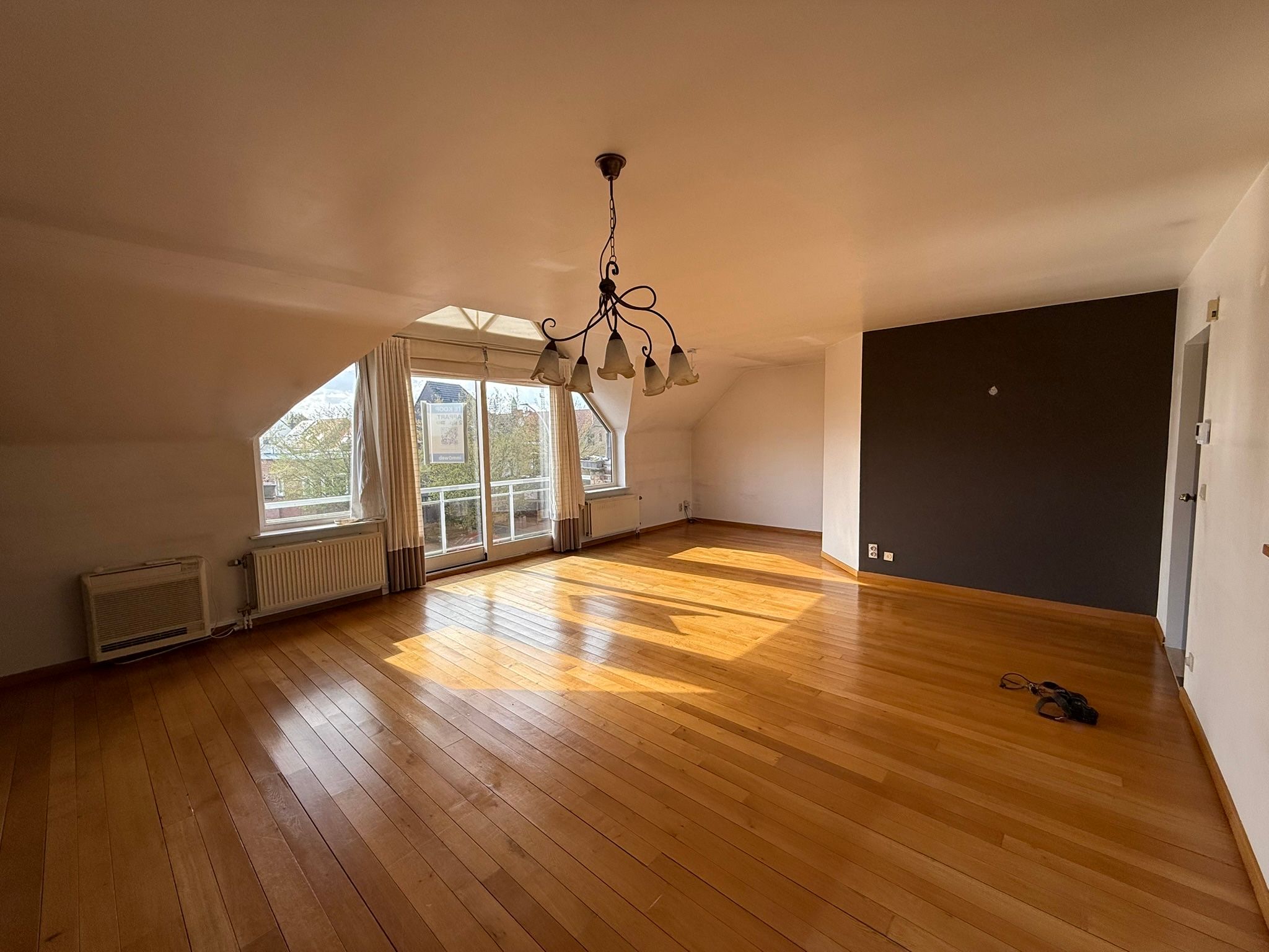 Ruim appartement met garage en grote gemeenschappelijke tuin - foto 3