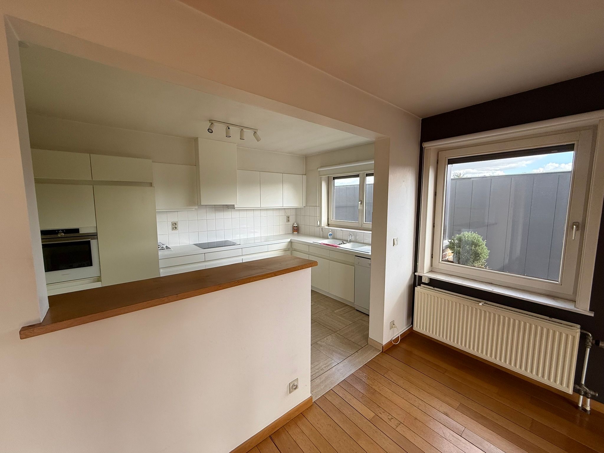 Ruim appartement met garage en grote gemeenschappelijke tuin - foto 6