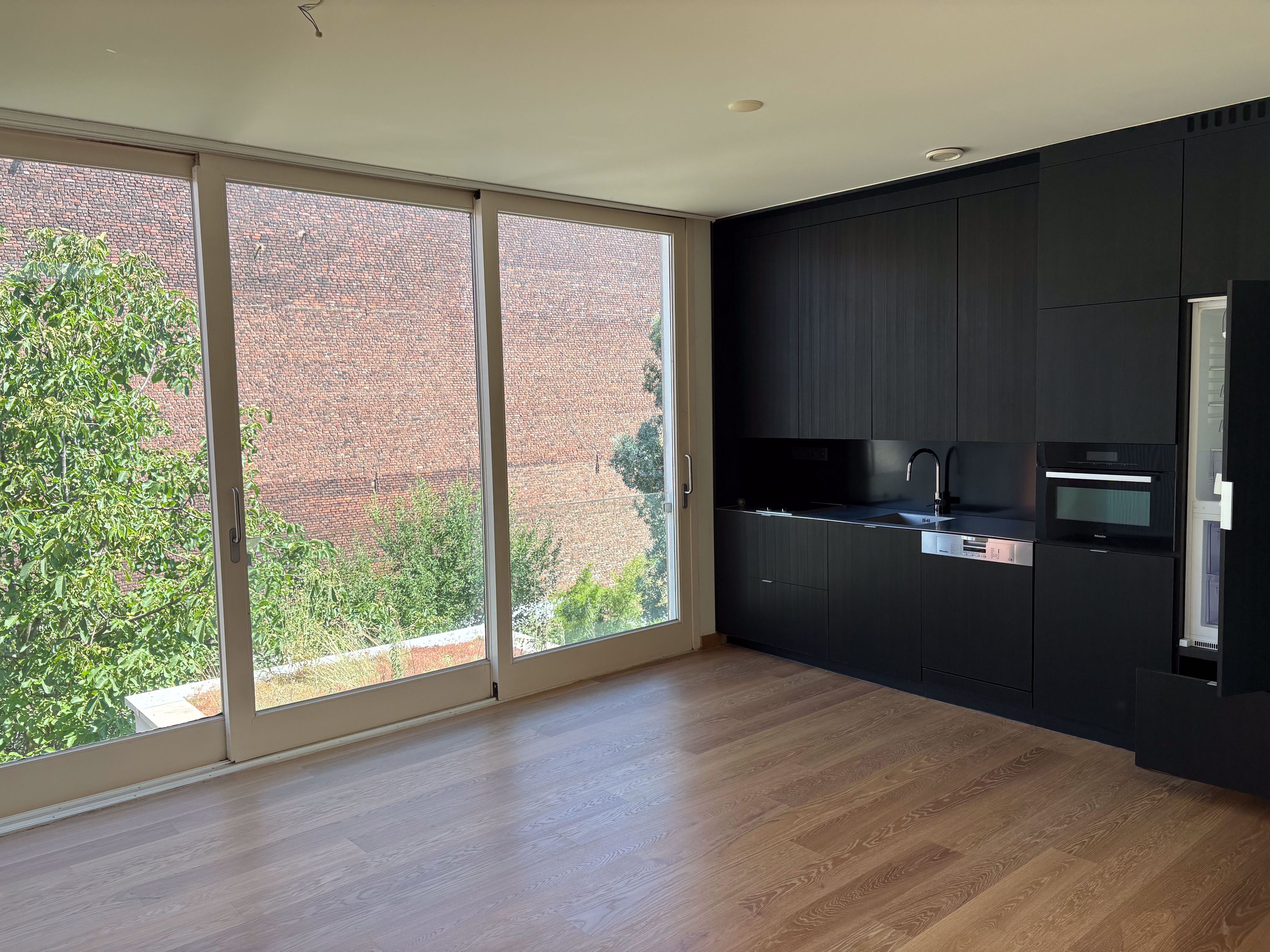 Moderne 4-slaapkamer gezinswoning met klassieke elementen - foto 8