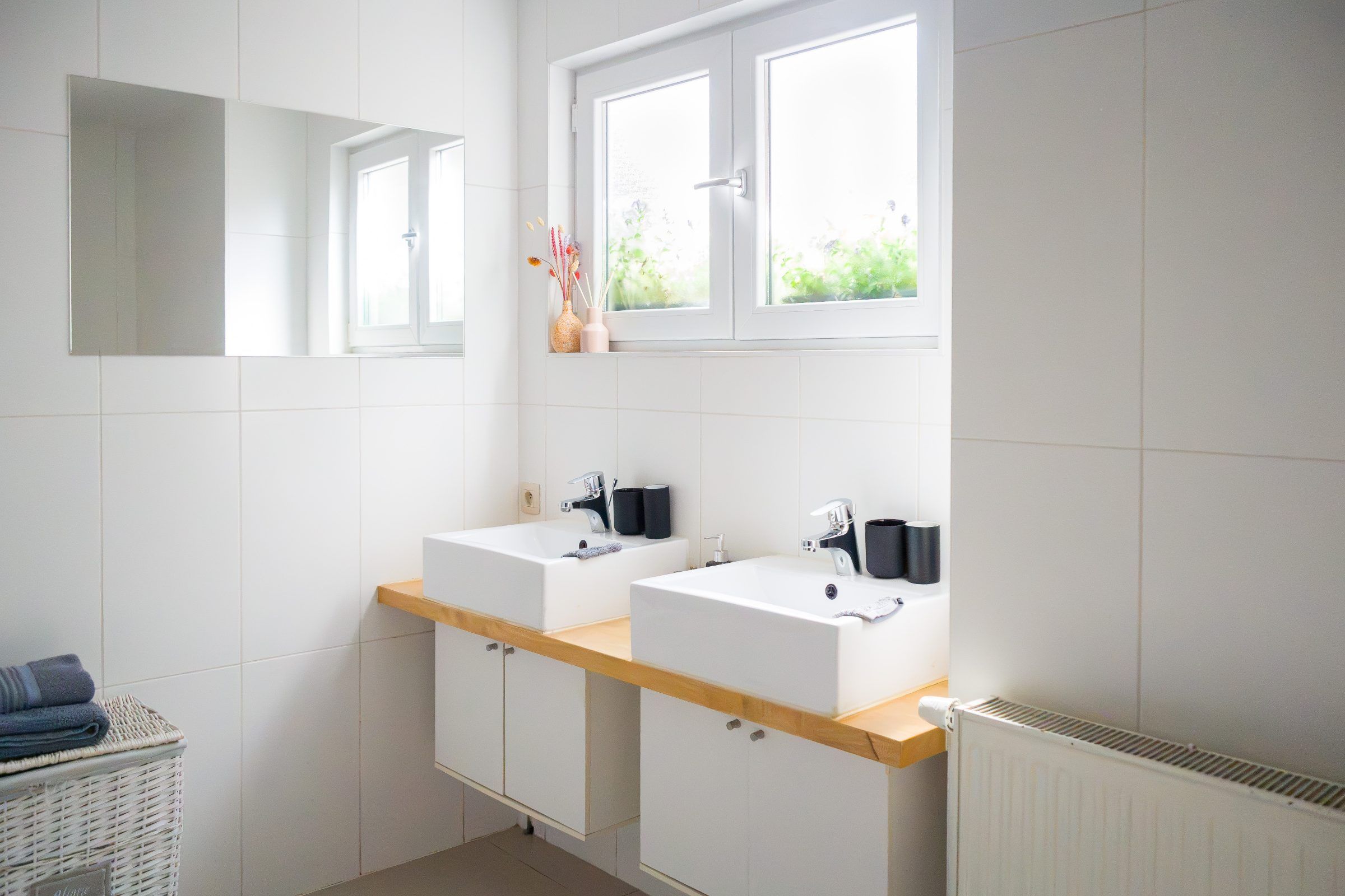 Instapklare moderne rijwoning met zonnig tuinterras in hartje Deinze 🏡✨ - foto 5