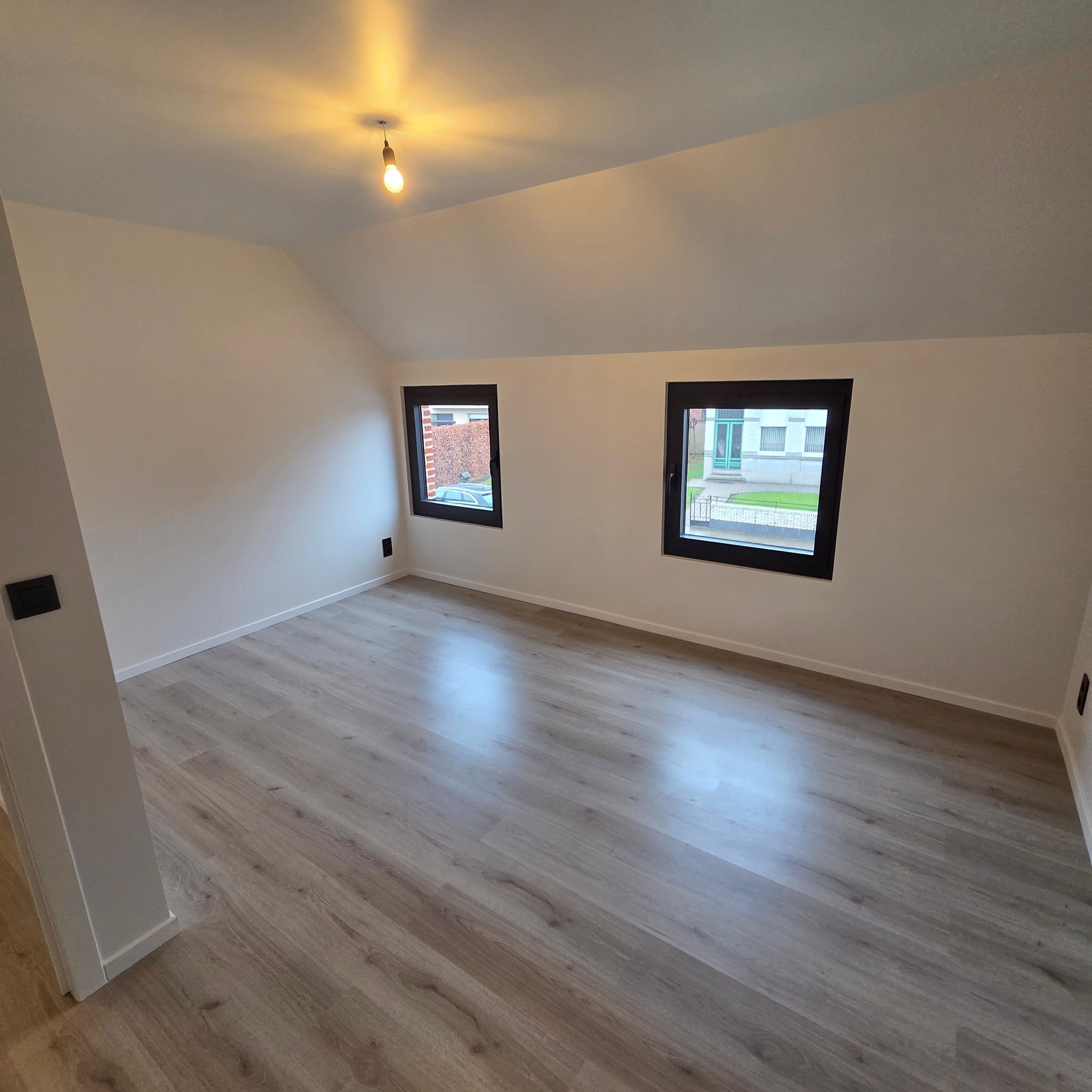 Volledig gerenoveerde woning met zonnige tuin! - foto 10