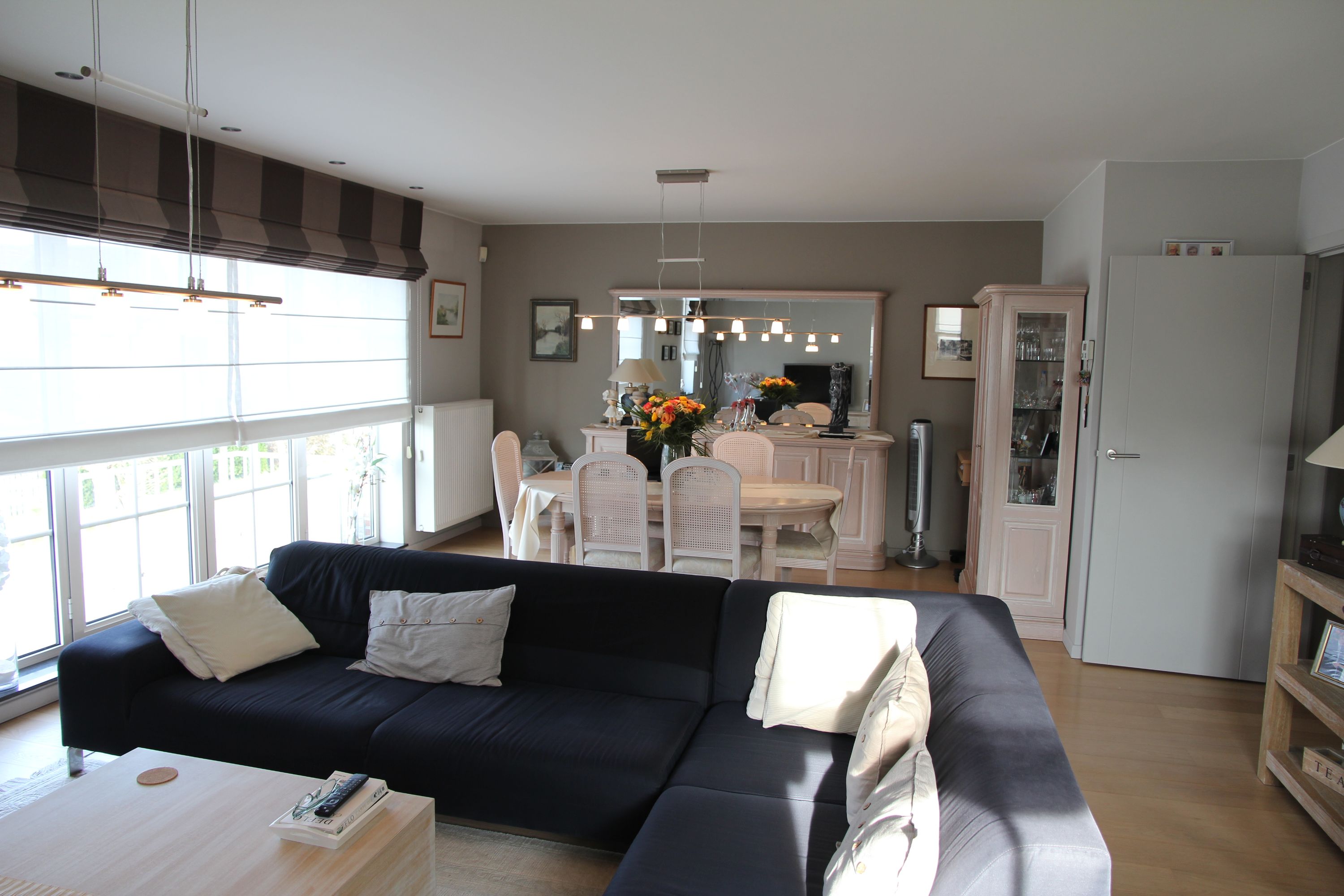 Instapklaar 3 gevel appartement op 1ste verdiep met lift en 2 terrassen - foto 3