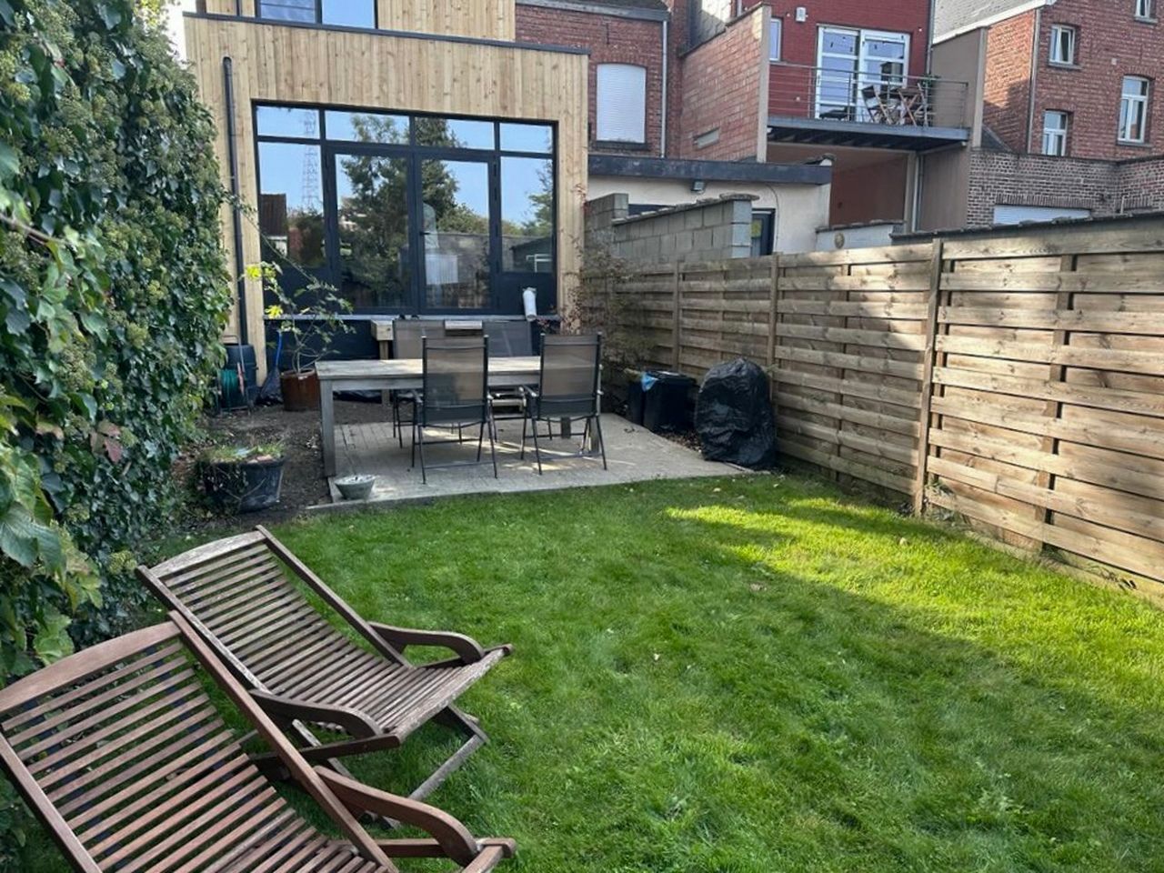 Recent gerenoveerde gezinswoning met moderne uitstraling en industriële accenten - foto 9