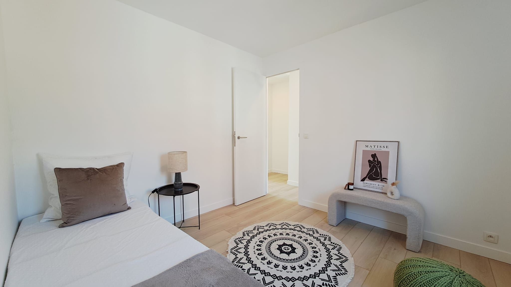 Gerenoveerde rijwoning met 3slpk, garage en tuin - foto 4