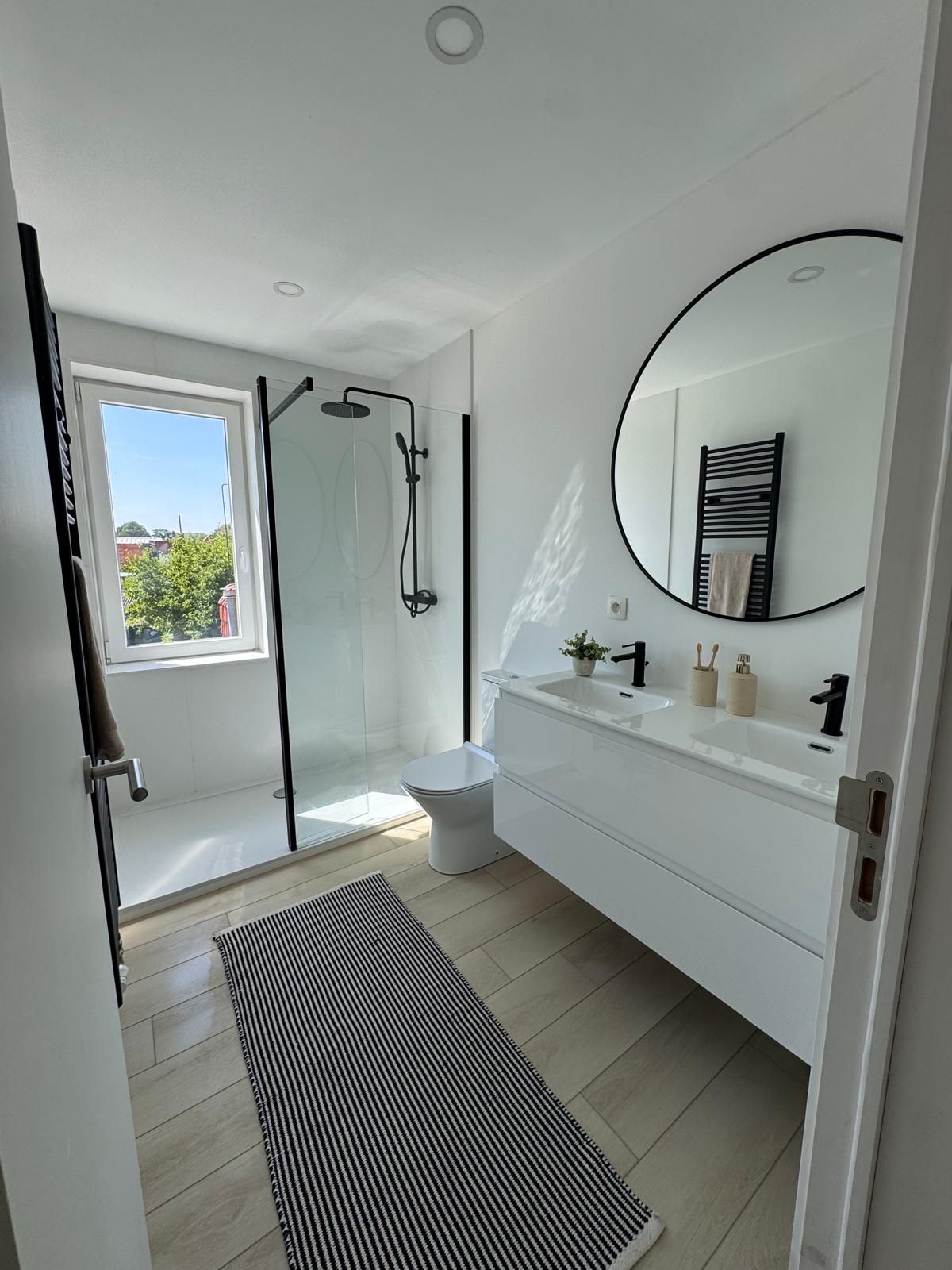 Gerenoveerde rijwoning met 3slpk, garage en tuin - foto 6