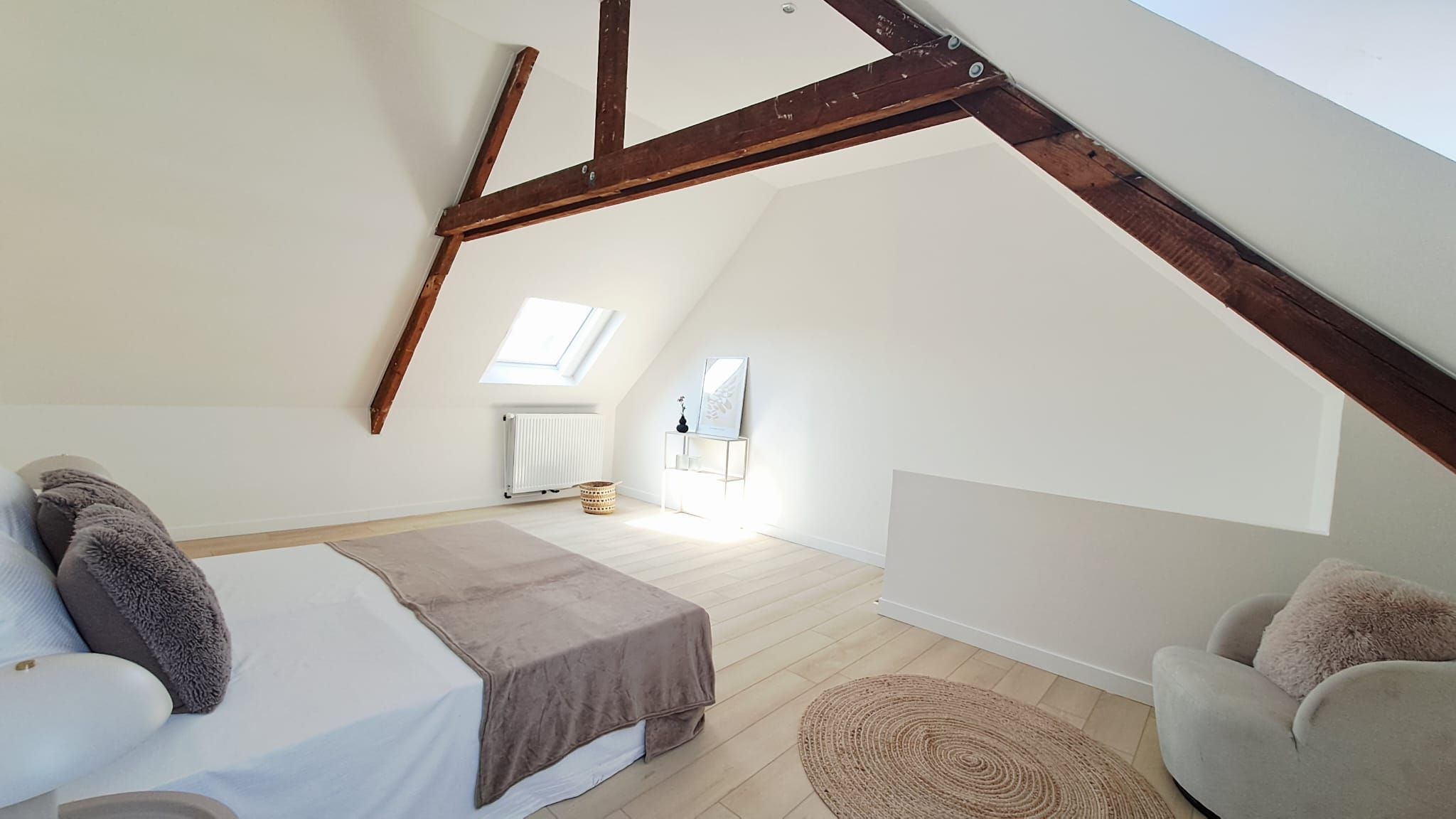 Gerenoveerde rijwoning met 3slpk, garage en tuin - foto 7