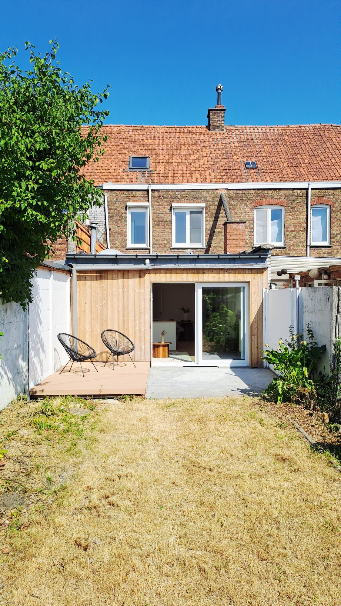 Gerenoveerde rijwoning met 3slpk, garage en tuin - foto 9