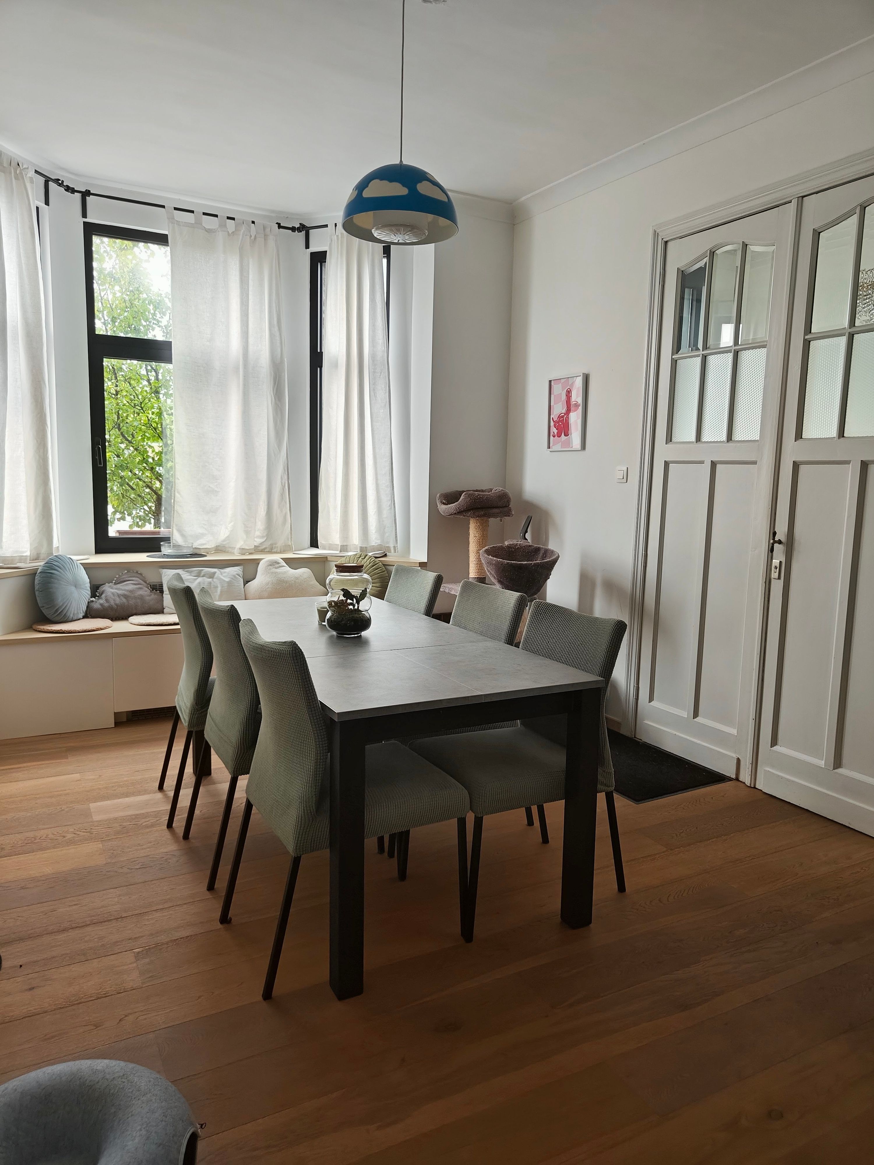 Charmant éénslaapkamerappartement met tuin - foto 2