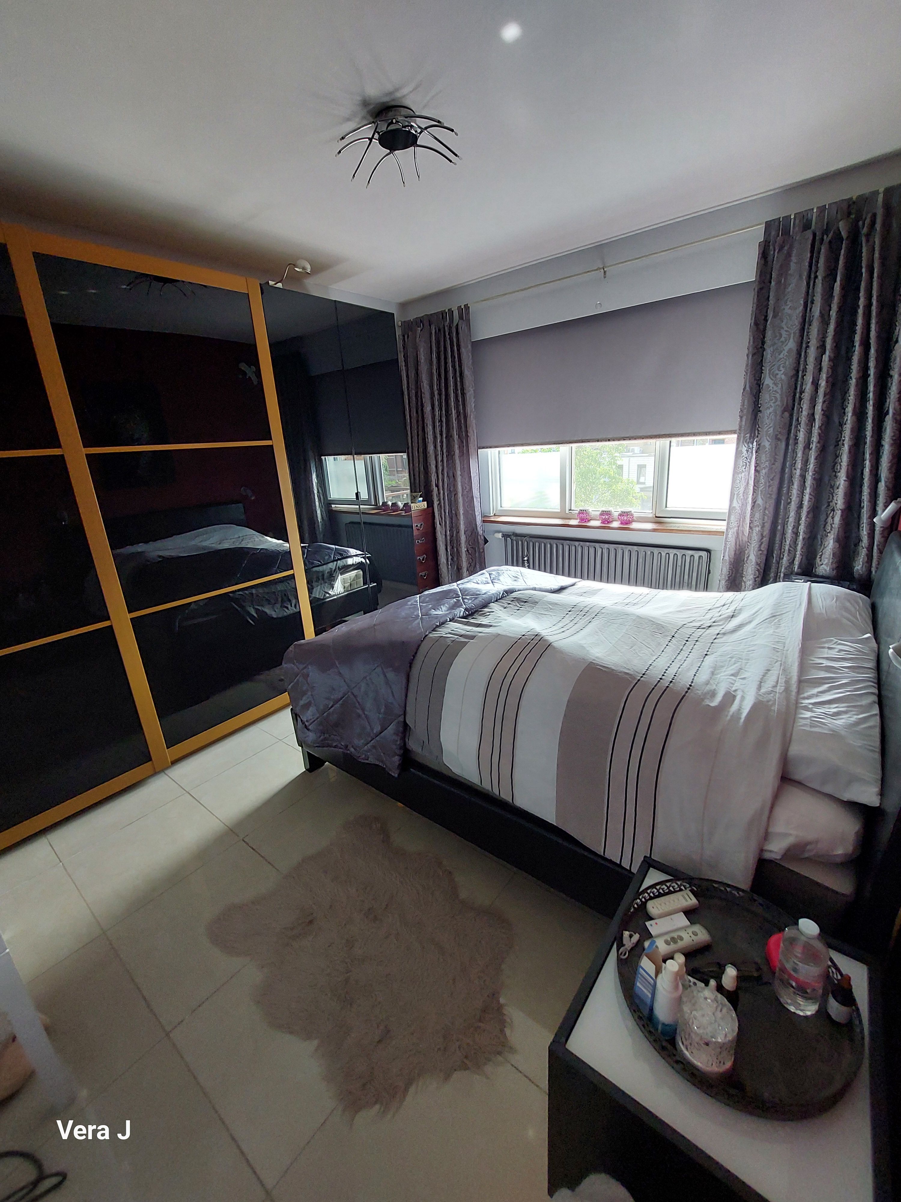 Ruim 2 slaapkamers appartement in Merksem met lift en parking ! - foto 3