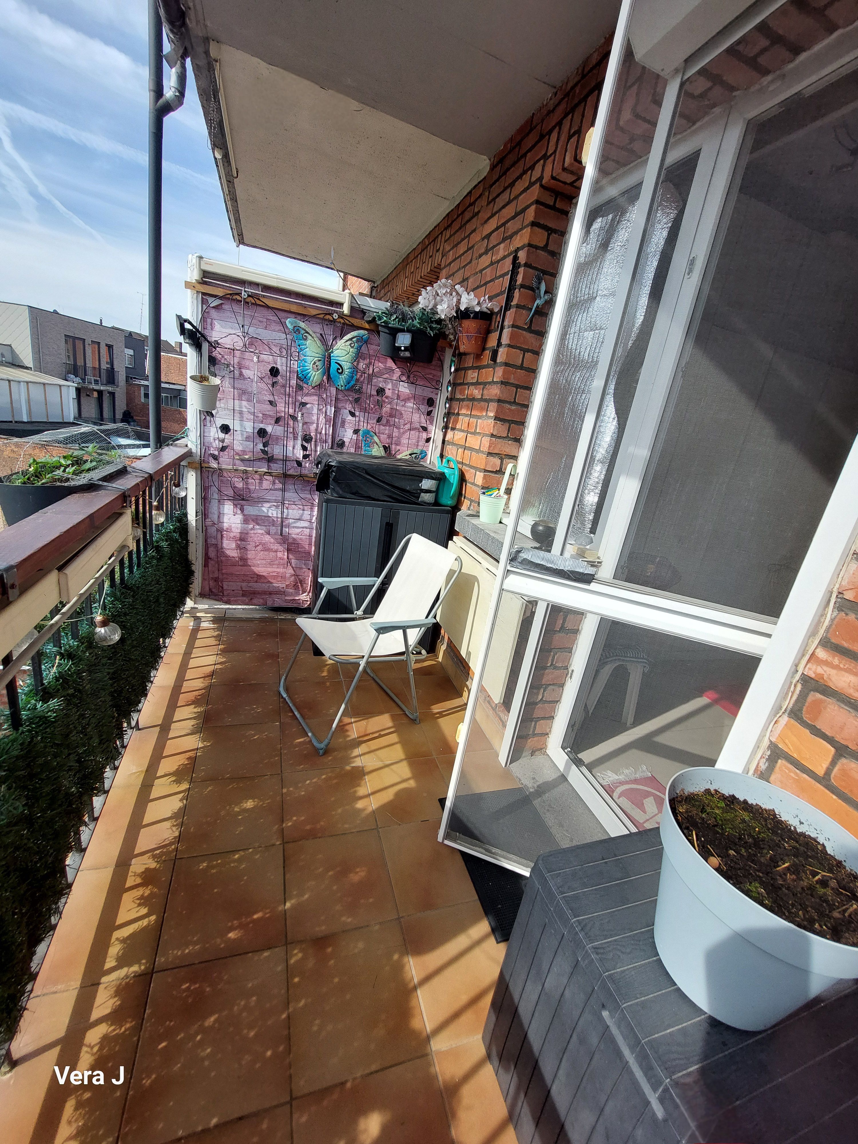 Ruim 2 slaapkamers appartement in Merksem met lift en parking ! - foto 2