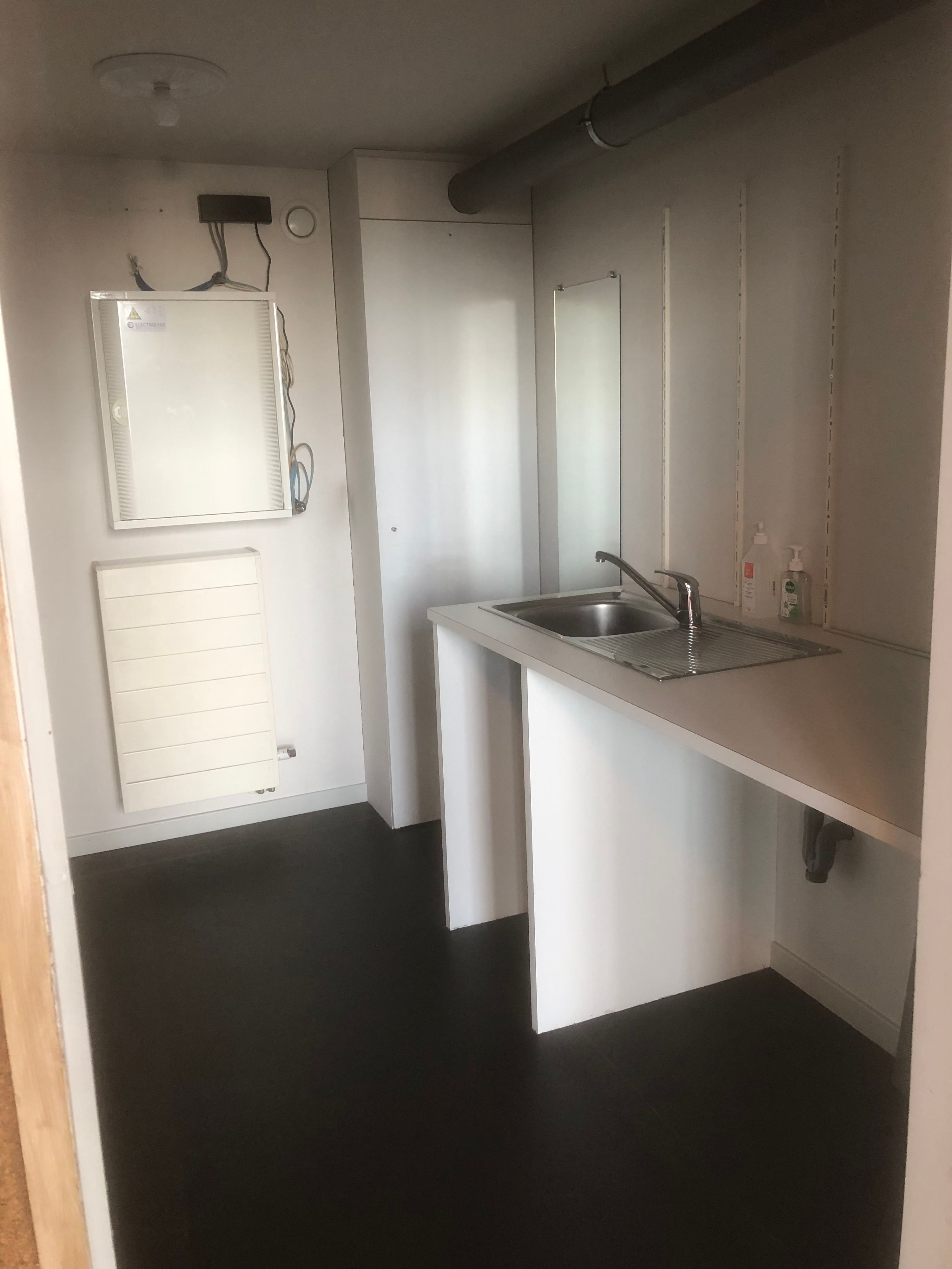 Lichtrijke loft in prachtig gebouw dicht bij centrum - foto 3
