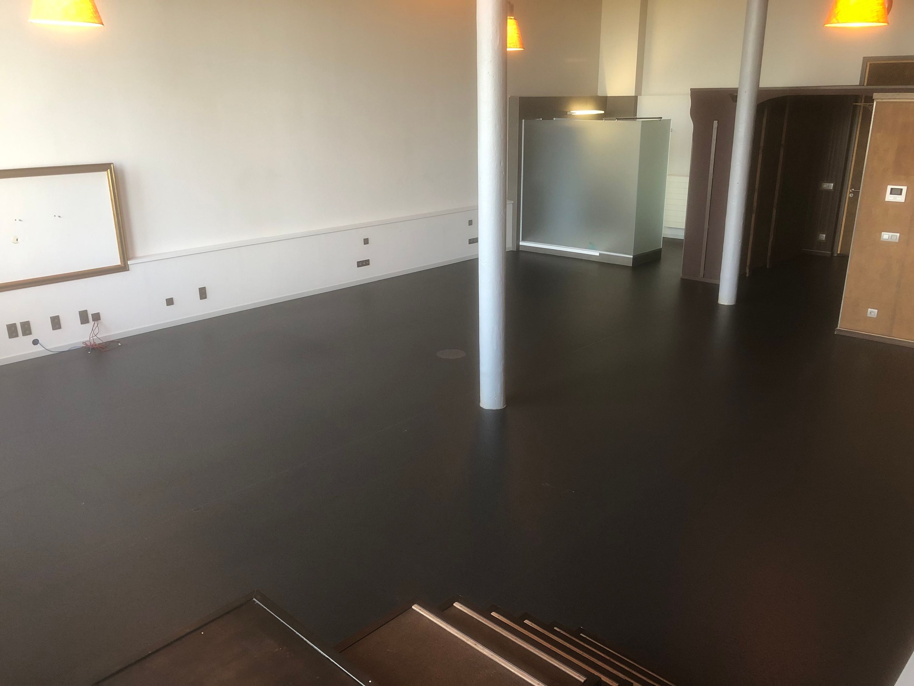 Lichtrijke loft in prachtig gebouw dicht bij centrum - foto 7