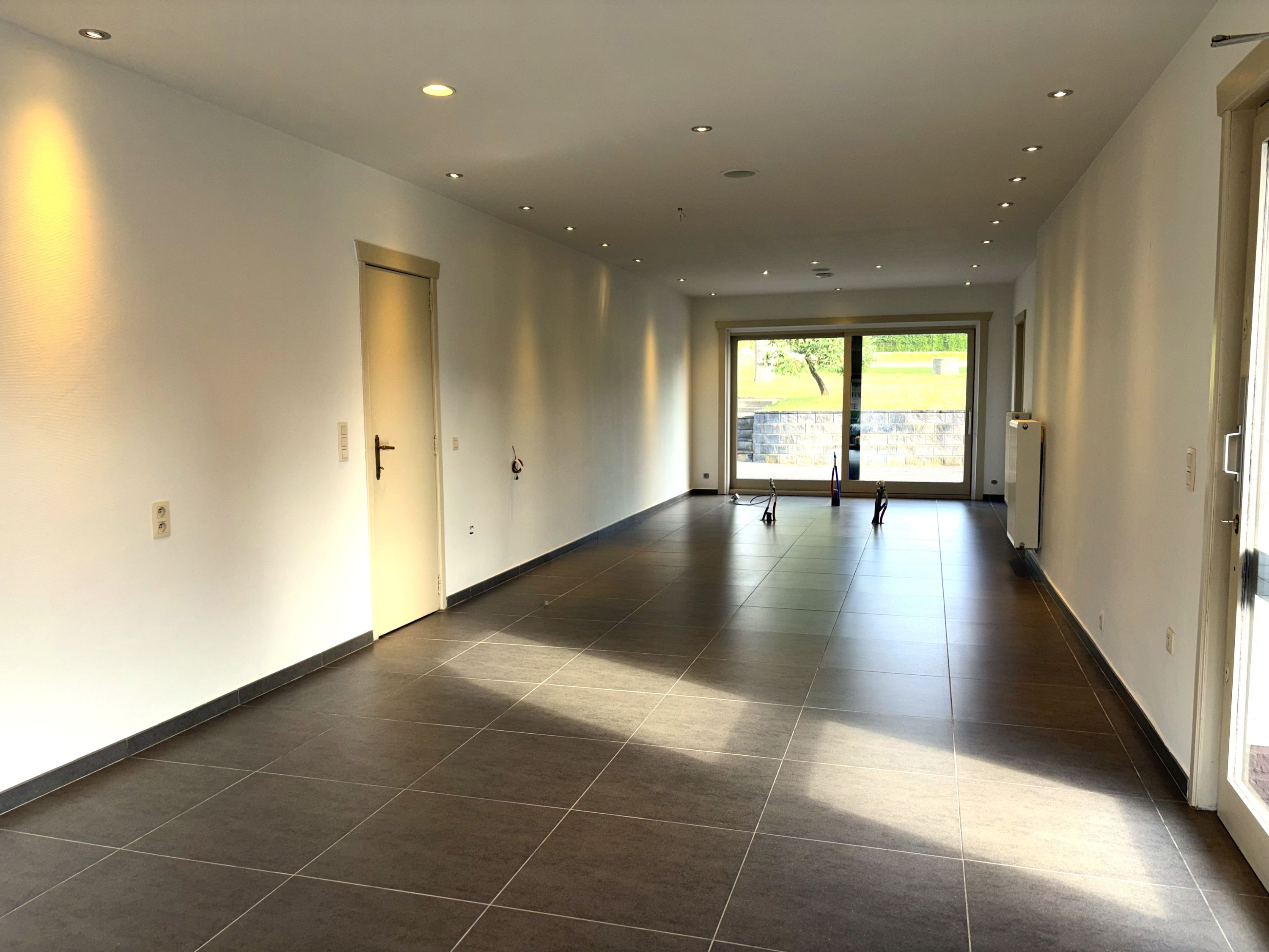 Vrijstaande woning met handelsruimte en potentieel voor 6 à 7 slaapkamers - foto 5