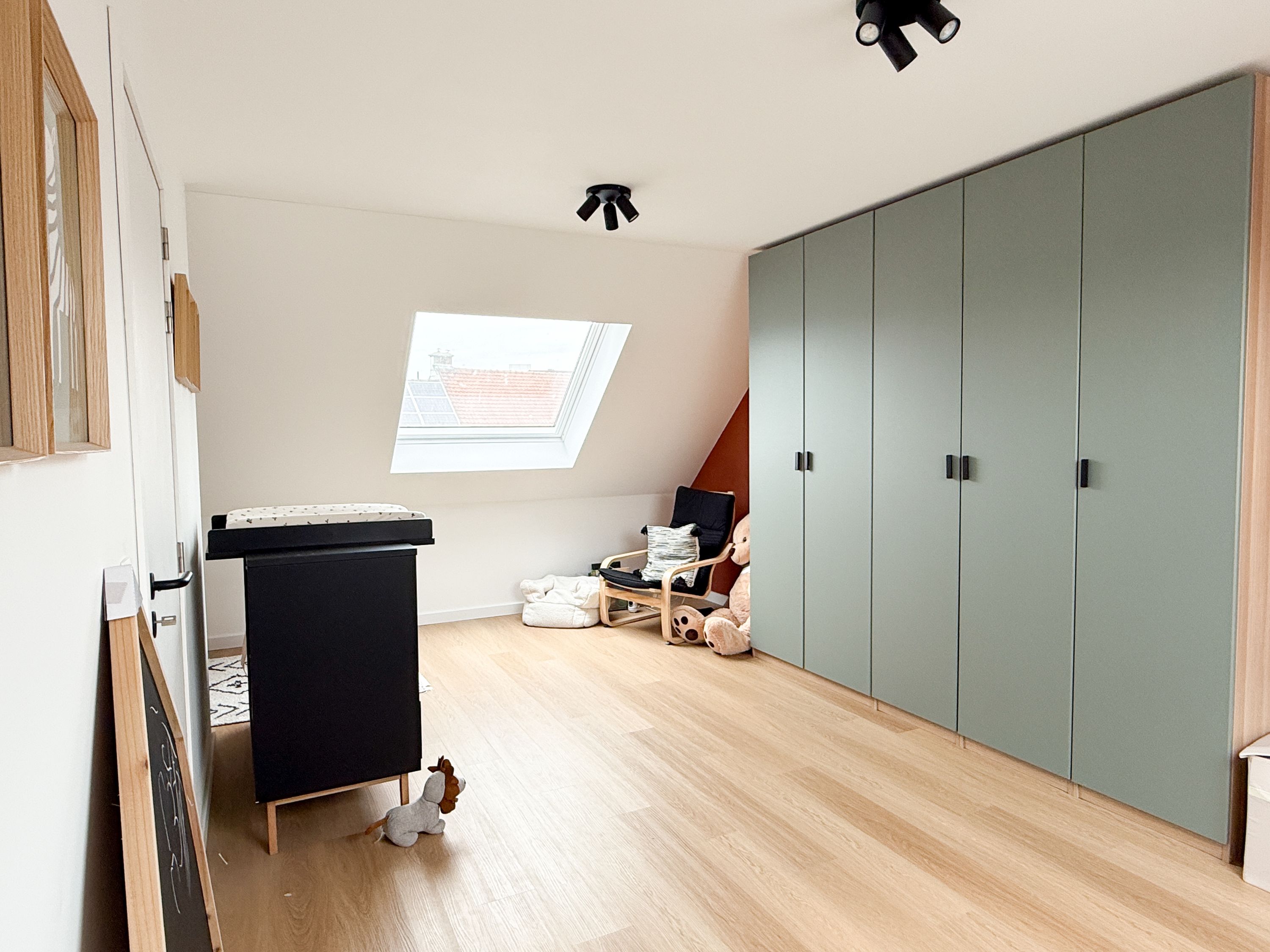 Mooie half-open woning met 3 slaapkamers en tuin - foto 9