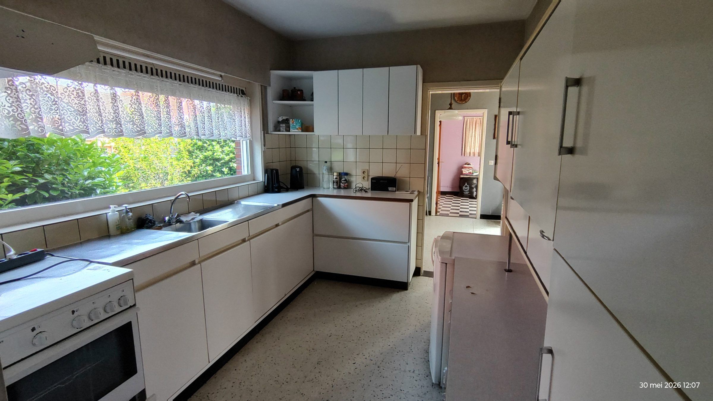 Ruime, lichte, op te frissen woning met centrale ligging. - foto 7