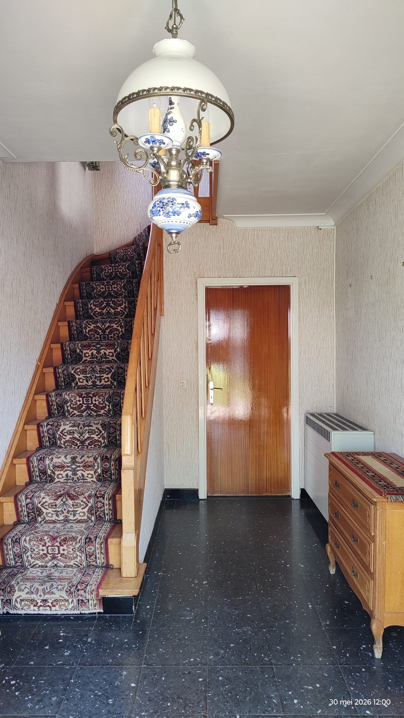 Ruime, lichte, op te frissen woning met centrale ligging. - foto 9