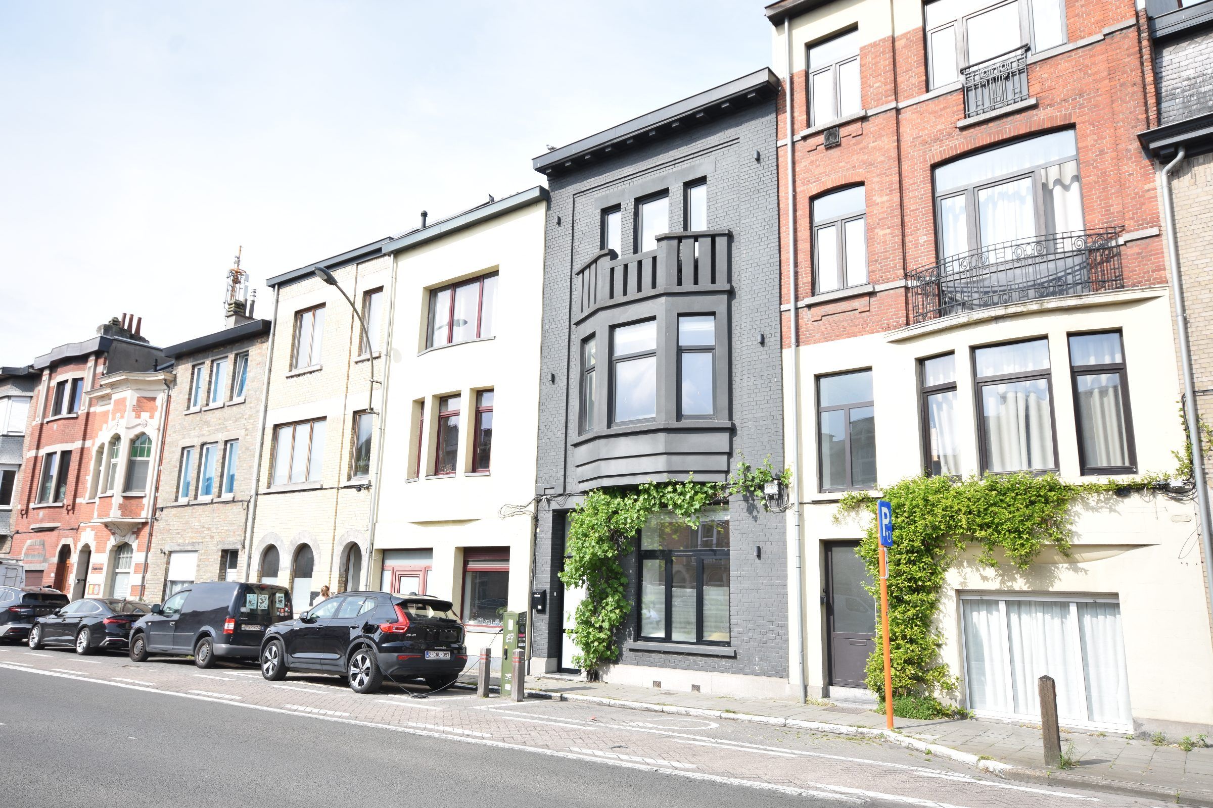 Instapklare, ruime en lichtrijke woning in Gent  - foto 2