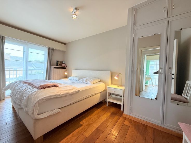 Recent gerenoveerd hoekappartement - 3 slaapkamers + Parking - foto 8