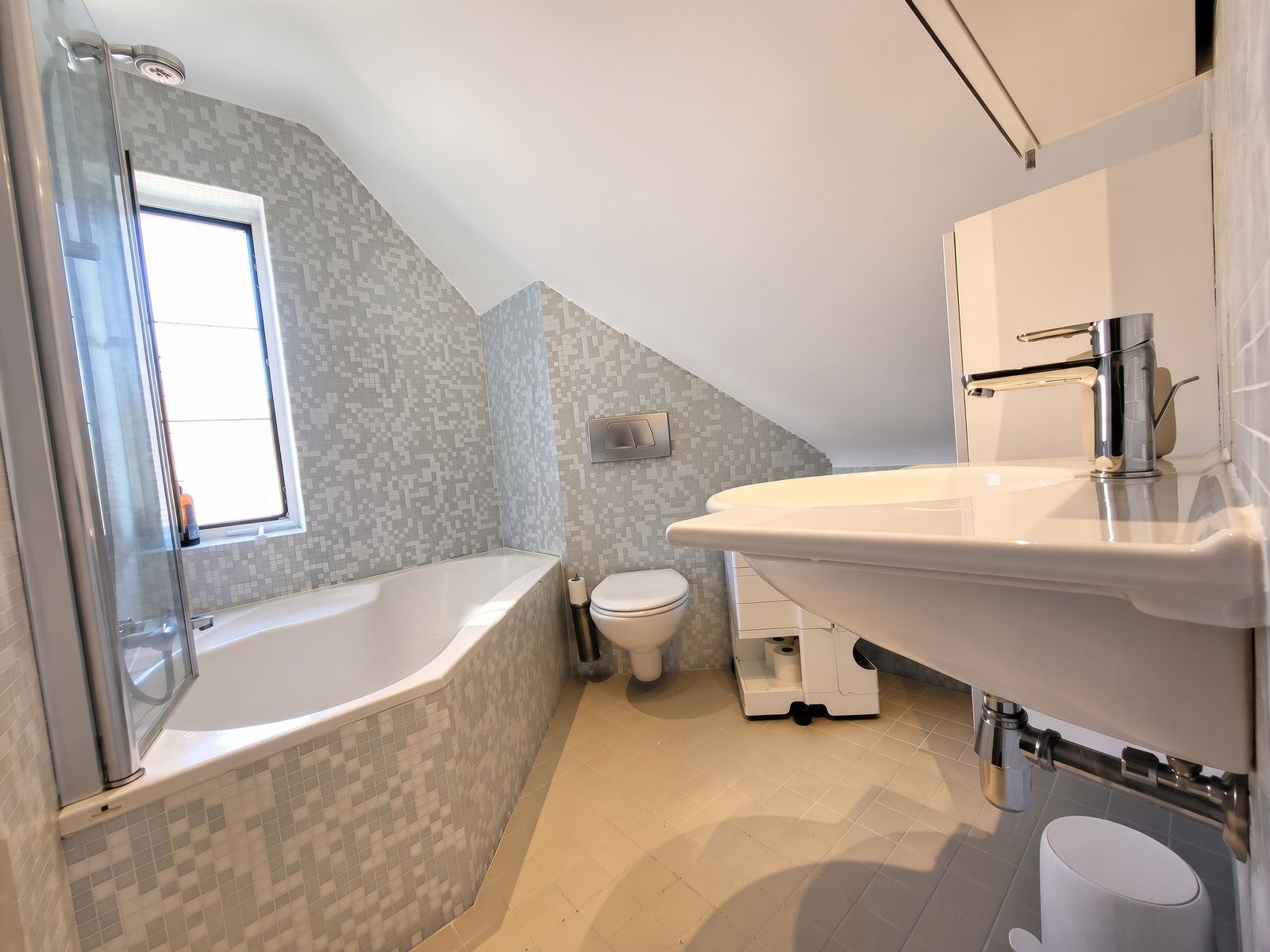 Instapklare mooi afgewerkte halfopen ééngezinswoning in Mollem - foto 8