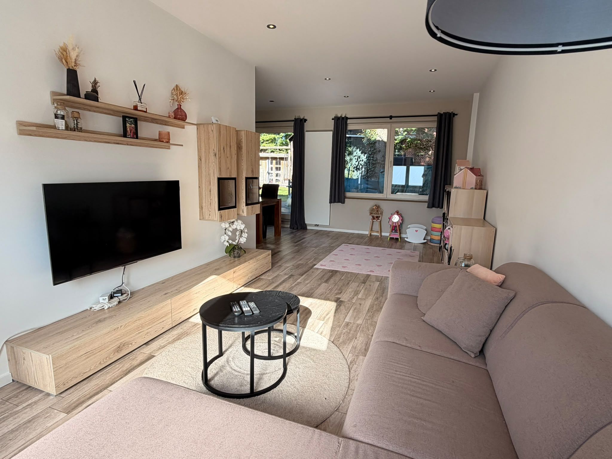Gerenoveerde woning met 3 slaapkamer en bureau - foto 3