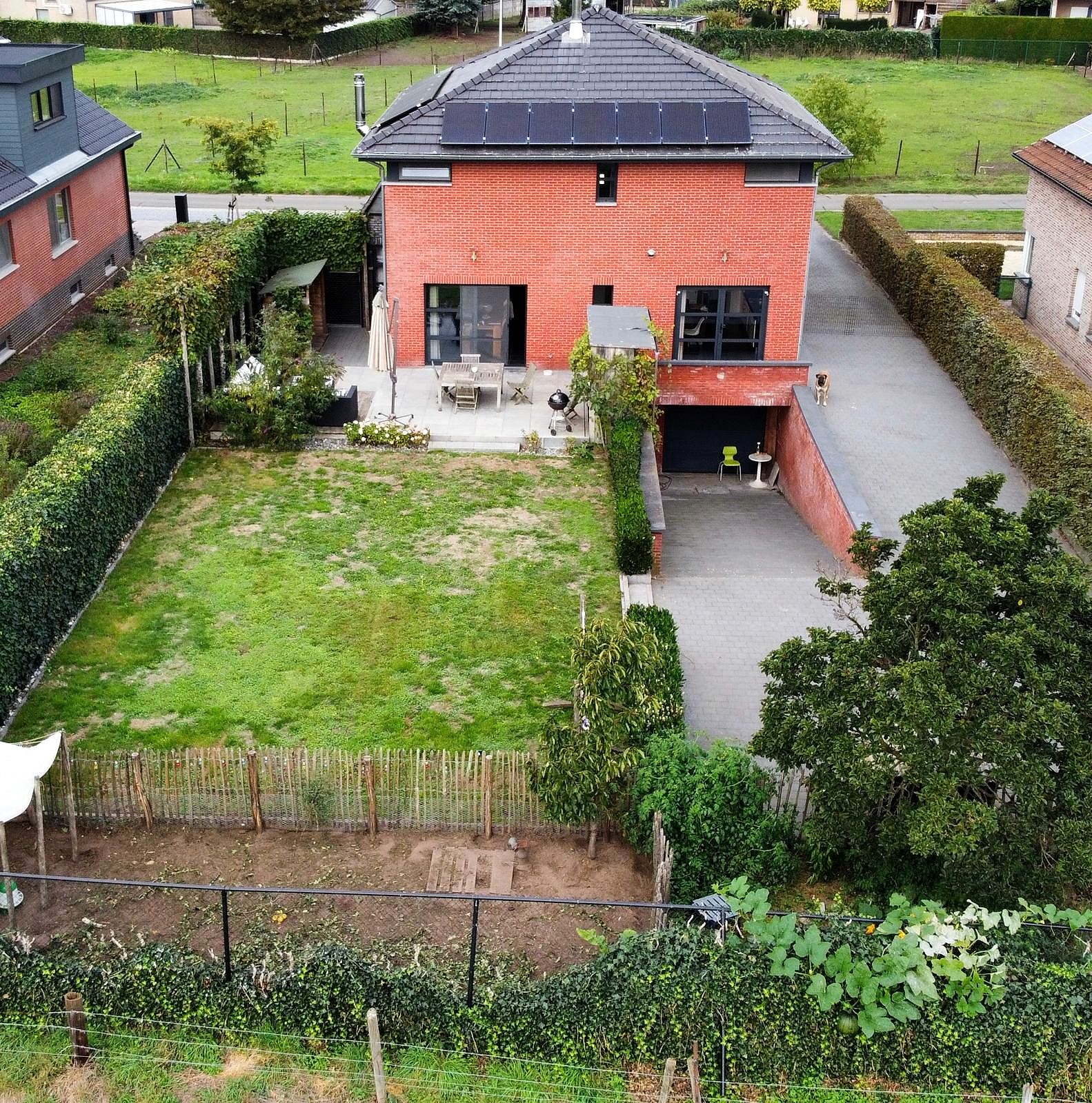 Vrijstaande villa met 4 slpk., tuin en topligging - foto 10