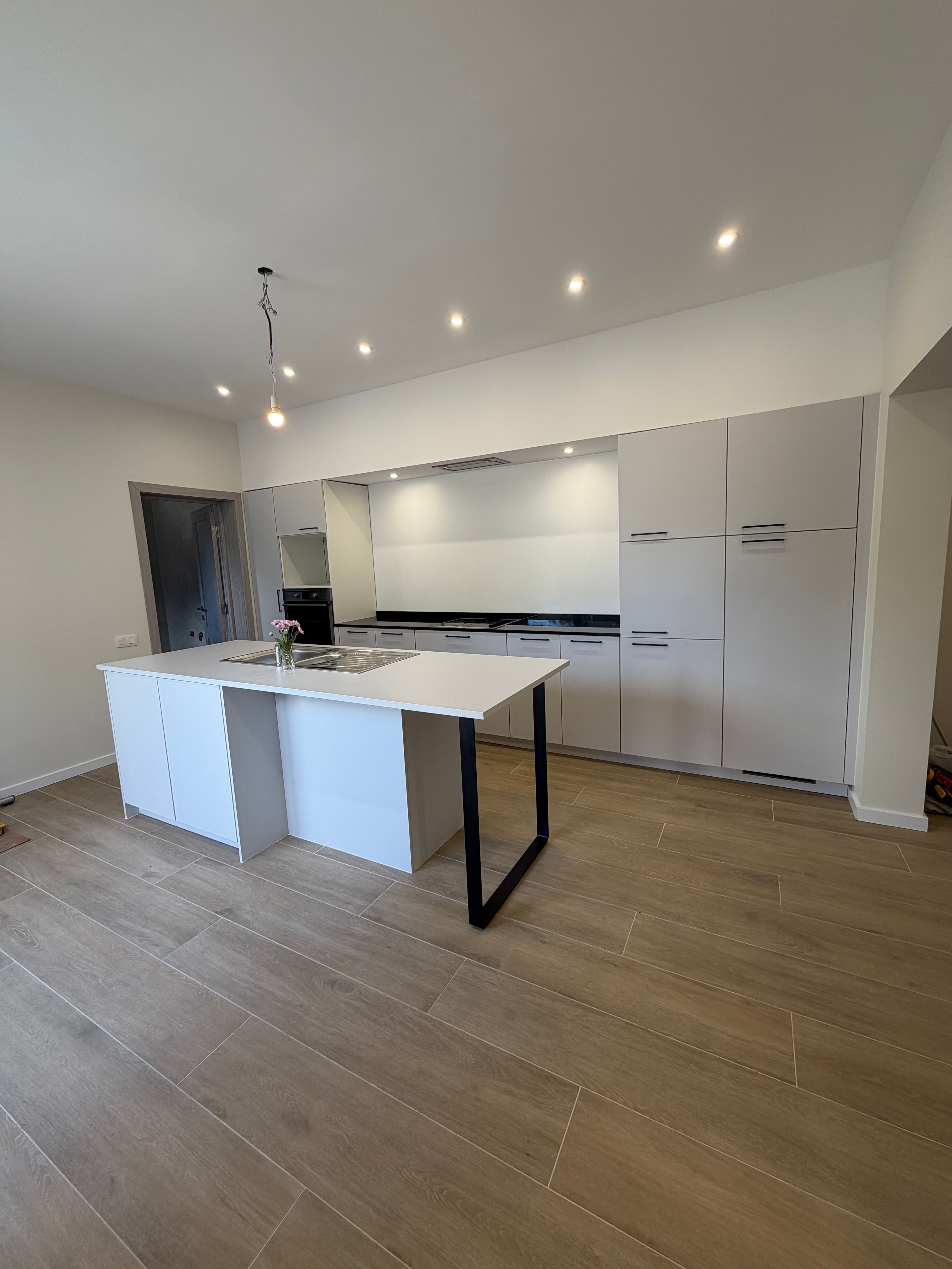 Charmante rijwoning met tuin - foto 2