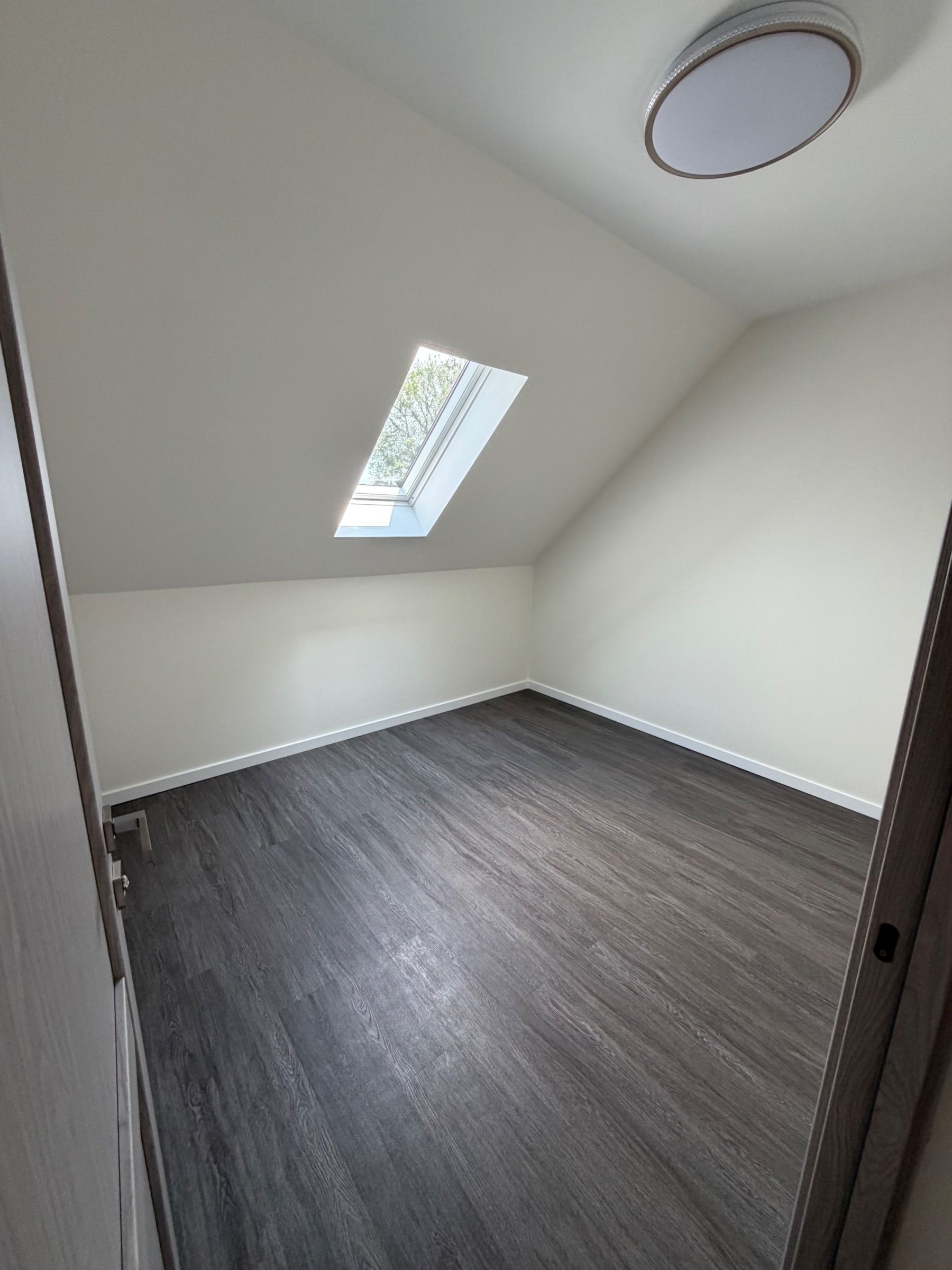 Charmante rijwoning met tuin - foto 8