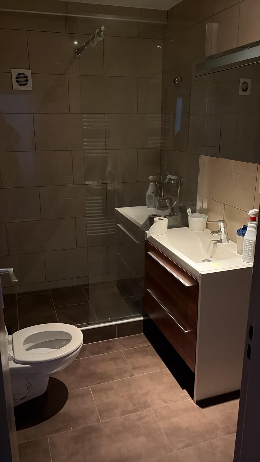 Lichtrijk appartement met 2 slaapkamers in een goede buurt - foto 5