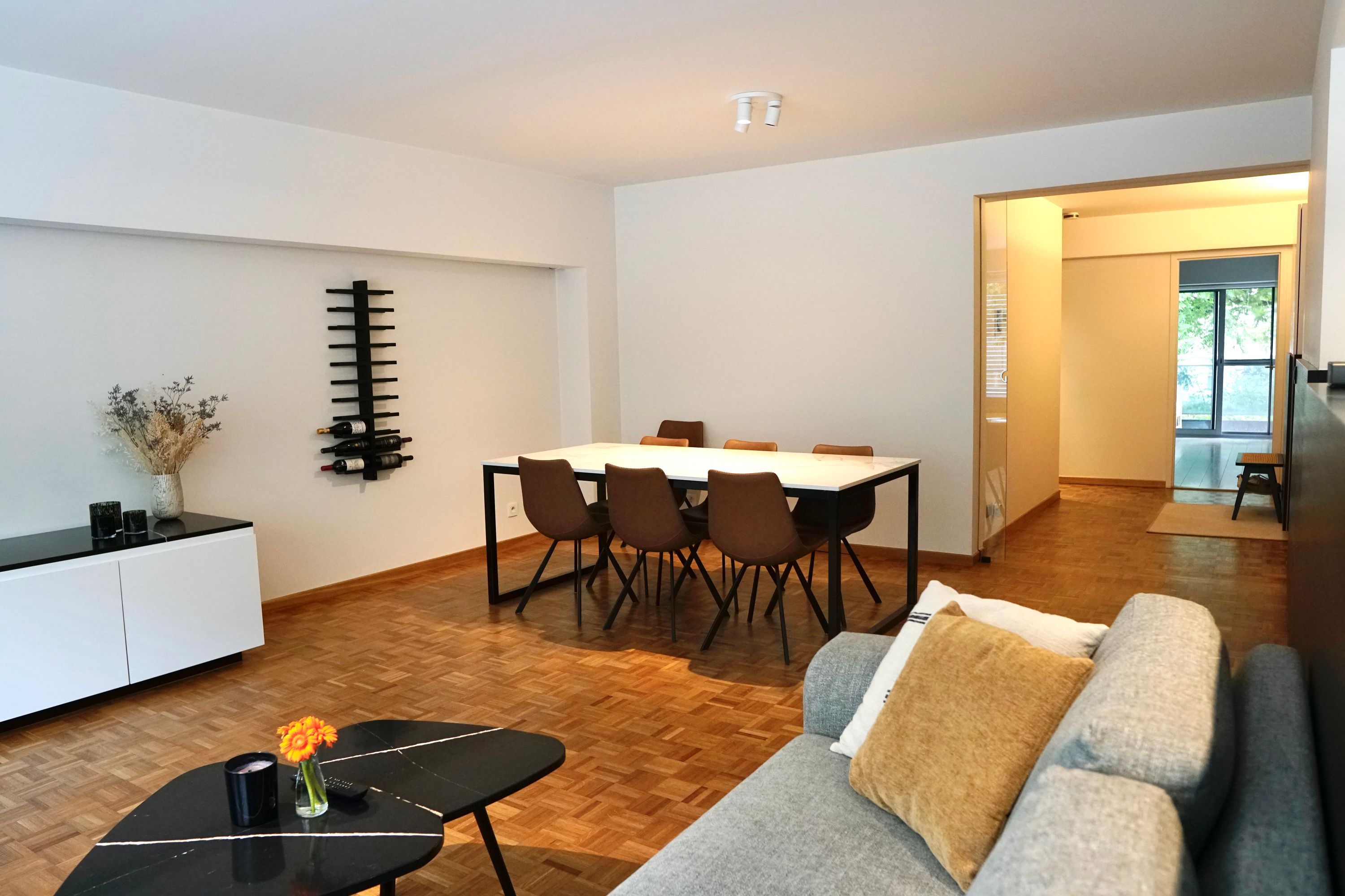 Instapklaar 3 slaapkamerappartement met autostaanplaats en kelderberging - foto 2