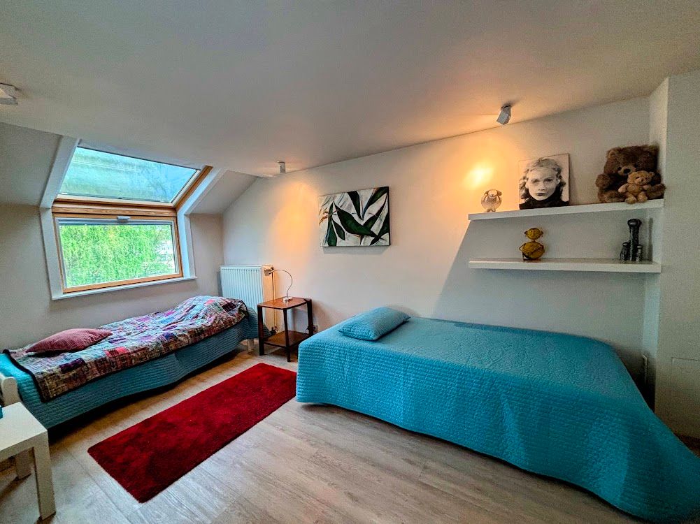 Gerenoveerde interbellum woning met 3 slaapkamers, terras en tuintje. - foto 8