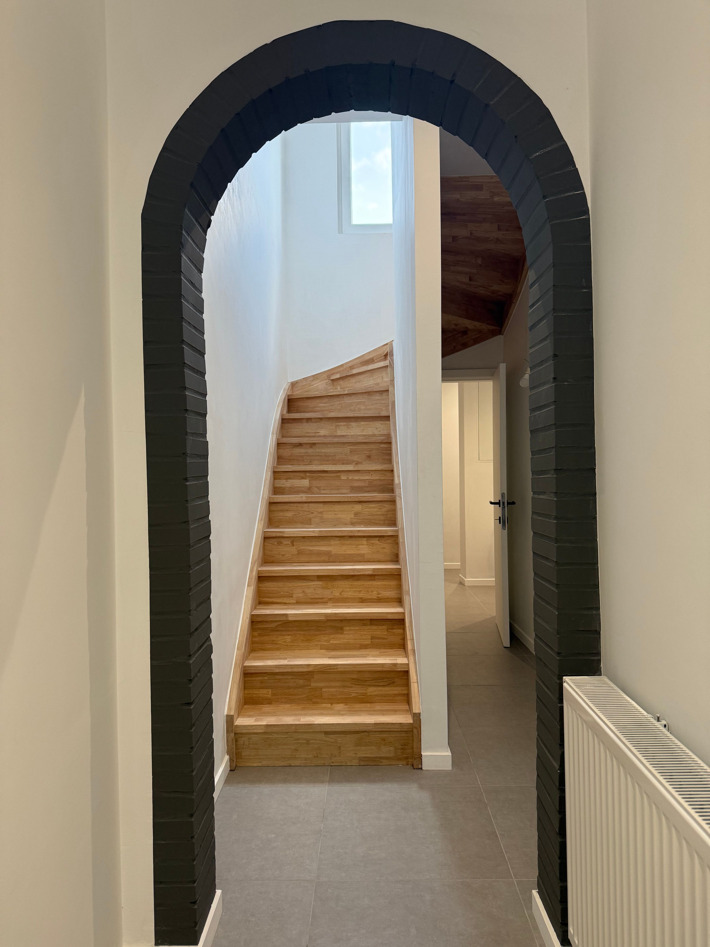 Energiezuinige gerenoveerde woning van 145m2 met tuin te dendermonde - foto 2