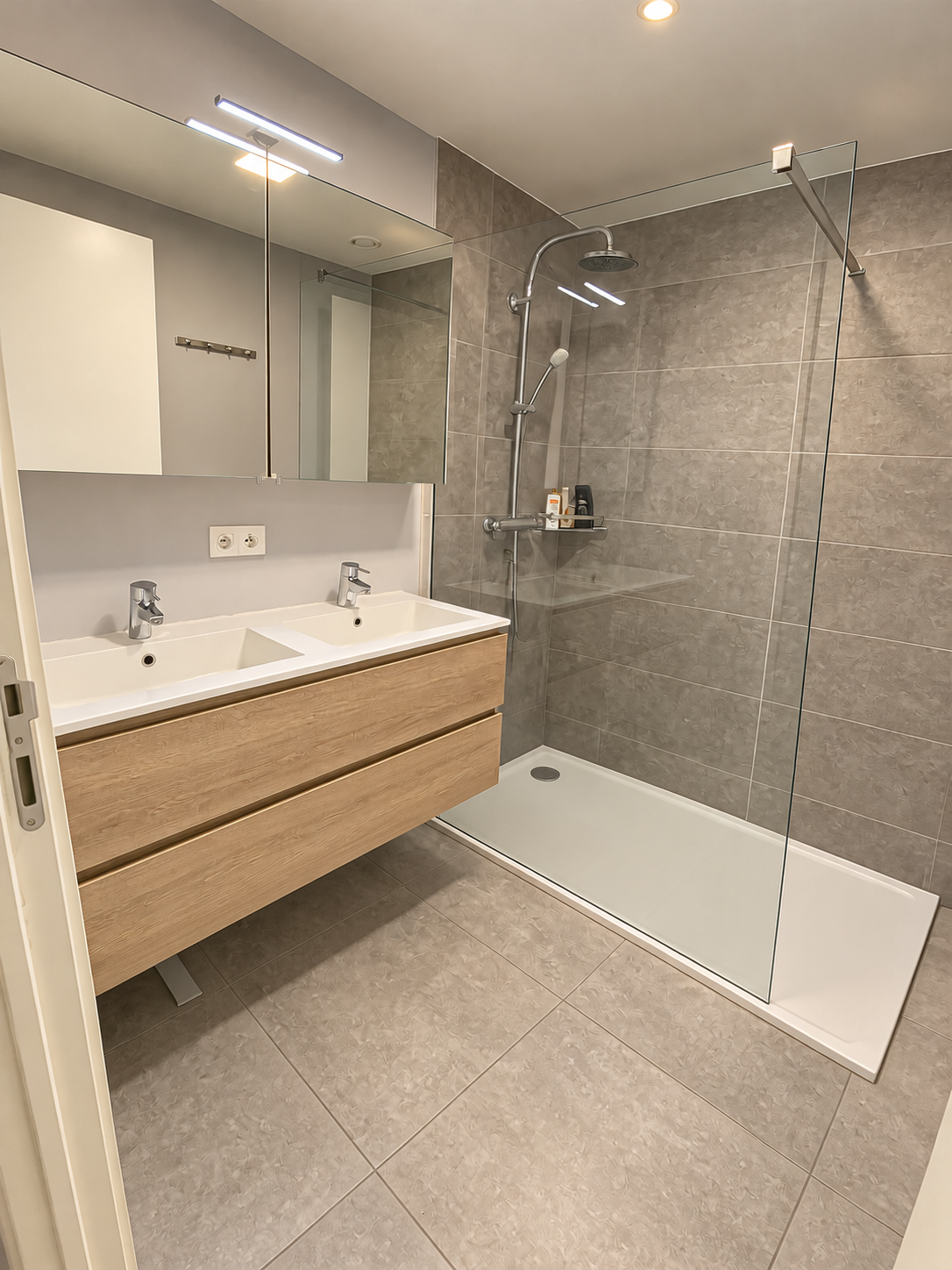 RUIM 2-SLAAPKAMERAPPARTEMENT | 94 m² | TERRAS 12 m² | EPC A | SINT-NIKLAAS  - foto 7