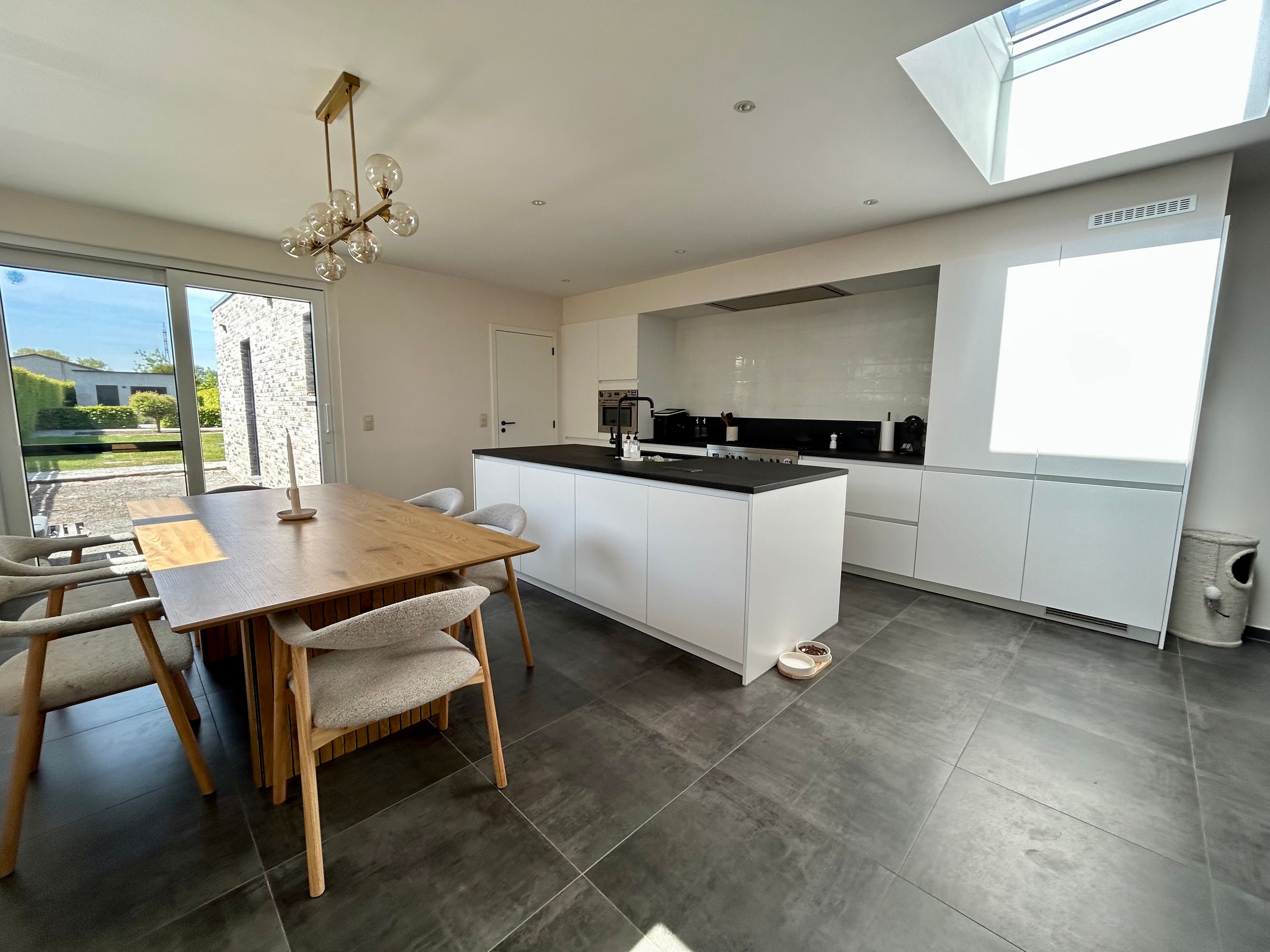 Instapklare, energiezuinige woning met zonnige tuin in rustige straat te Gistel. - foto 4