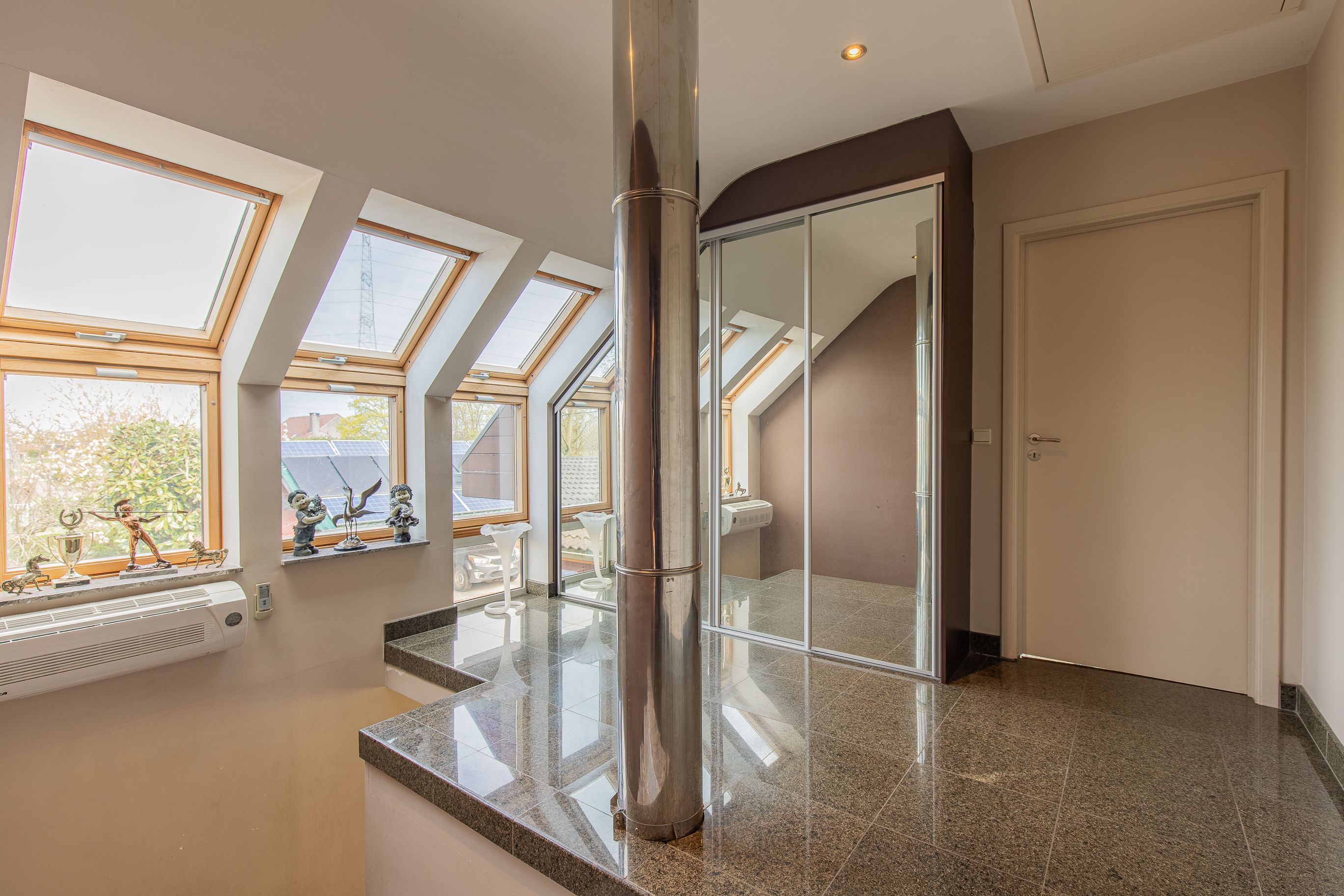 Uitzonderlijk rustig gelegen villa in park - foto 9