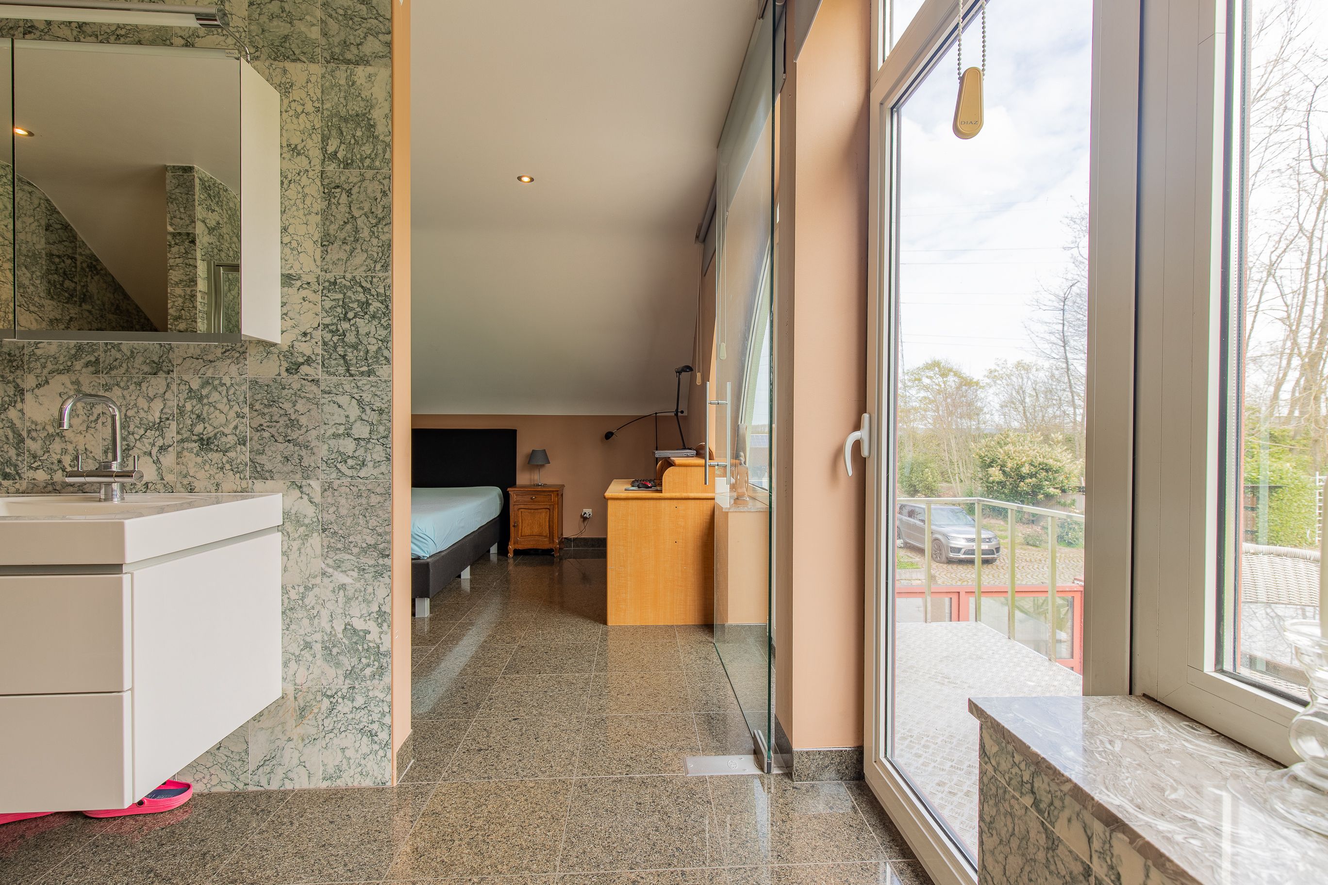 Uitzonderlijk rustig gelegen villa in park - foto 23
